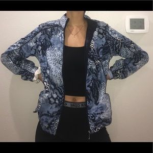 Patterned windbreaker